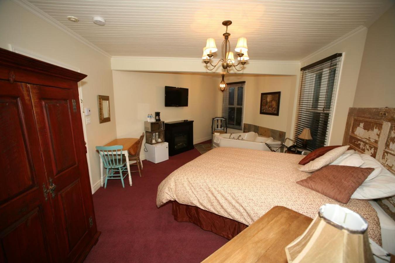 Auberge De La Tour Du Lac Sainte-Agathe-des-Monts Esterno foto