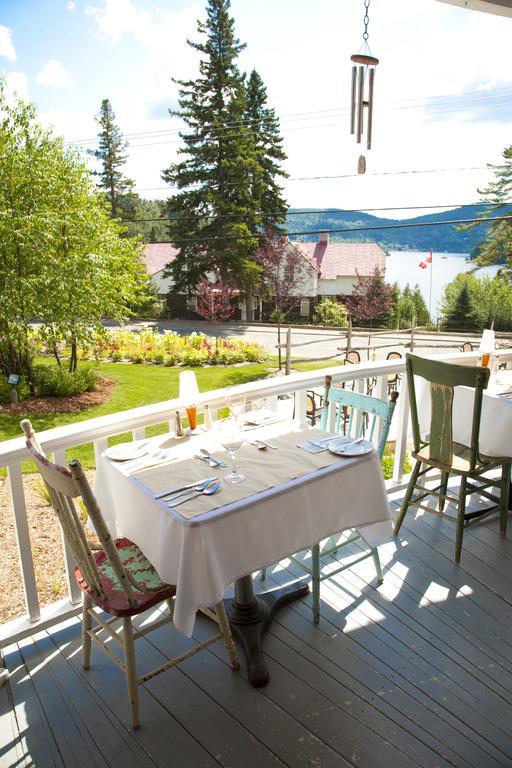 Auberge De La Tour Du Lac Sainte-Agathe-des-Monts Esterno foto