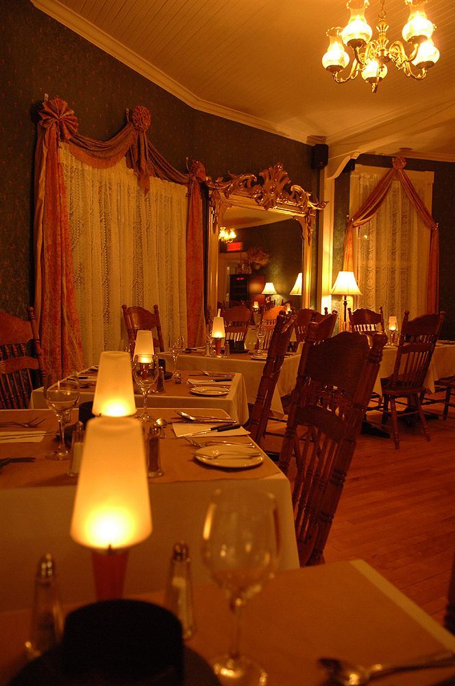 Auberge De La Tour Du Lac Sainte-Agathe-des-Monts Esterno foto